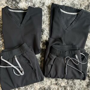 Women’s fabletics scrubs- 2 sets